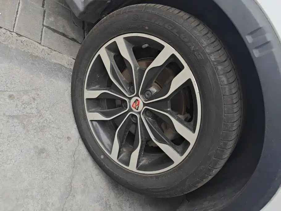 Roewe RX5 — фото 6