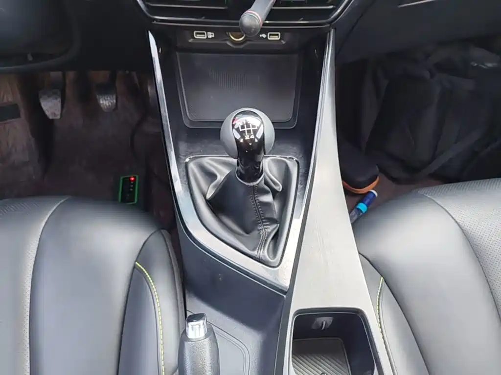 Roewe i5 — фото 14
