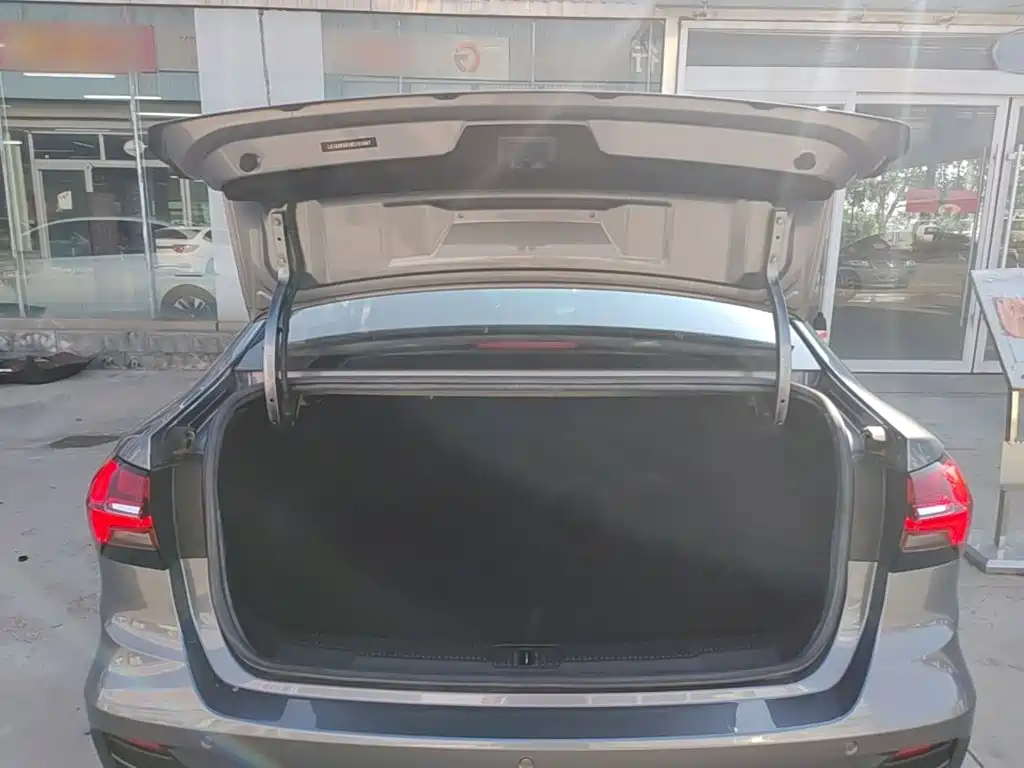 Roewe i5 — фото 19