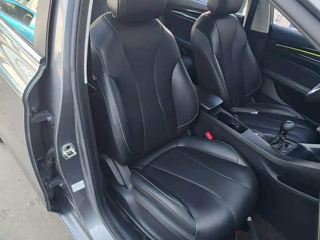 Roewe i5 — фото 25