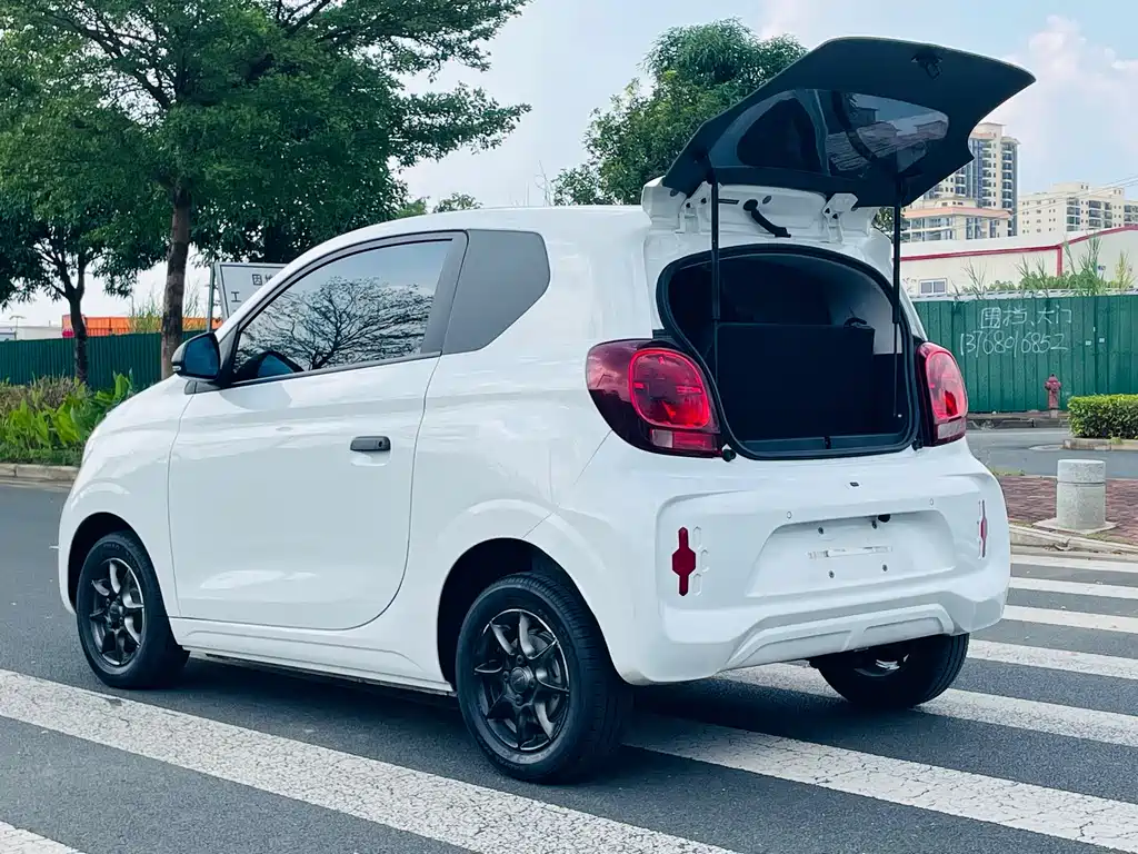 Roewe Clever — фото 10