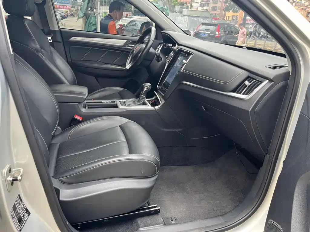 Roewe RX5 New Energy — фото 11