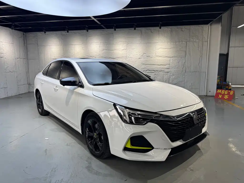 Roewe i6 MAX New Energy — фото 3