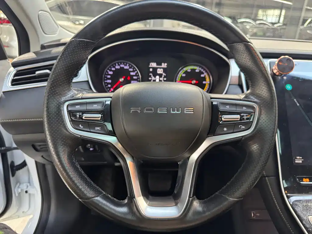 Roewe i6 MAX New Energy — фото 8