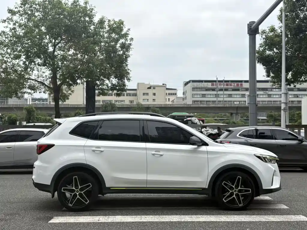 Roewe RX5 — фото 4