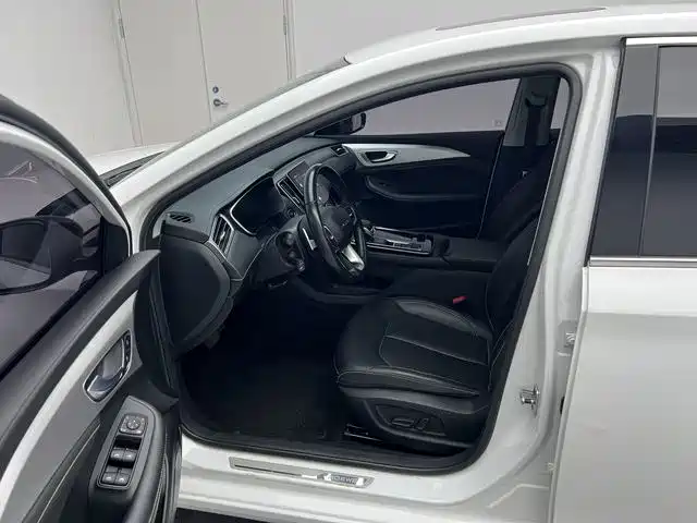 Roewe i6 MAX — фото 13