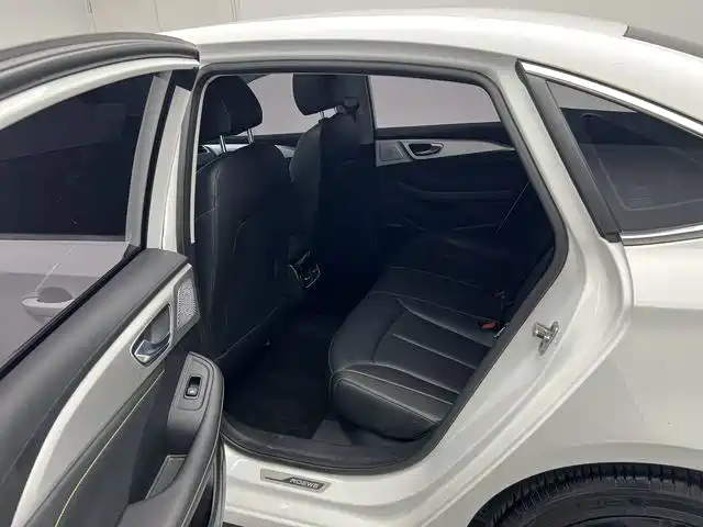 Roewe i6 MAX — фото 14