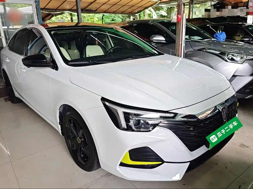 Roewe i6 MAX New Energy — фото 4