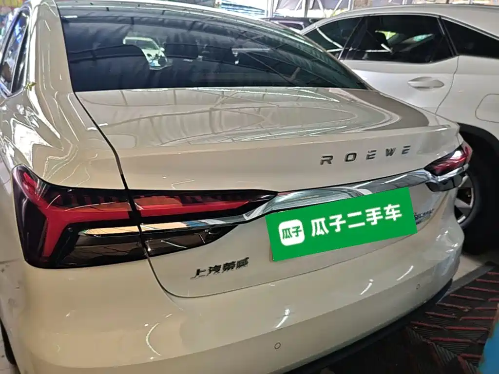 Roewe i6 MAX New Energy — фото 6