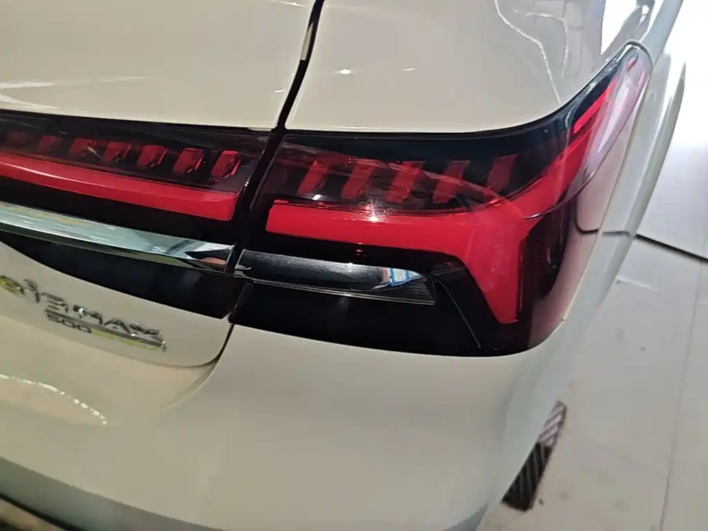 Roewe i6 MAX New Energy — фото 8