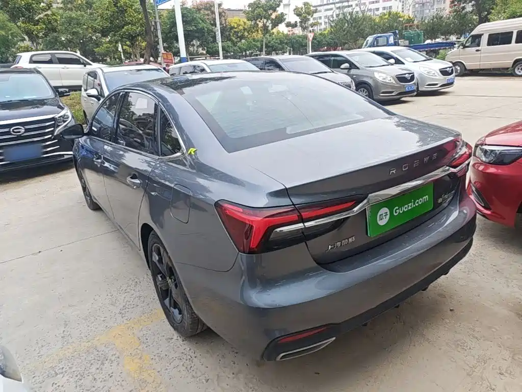 Roewe i6 MAX New Energy — фото 5
