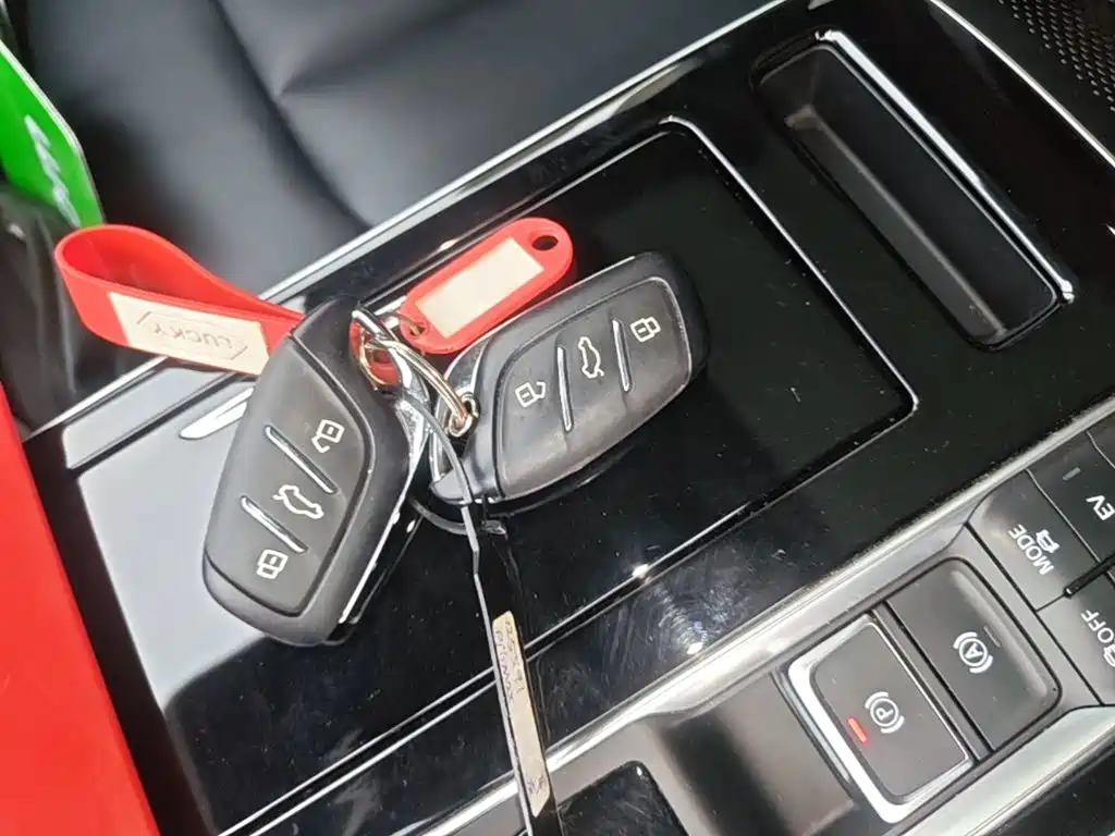 Roewe i6 MAX New Energy — фото 9