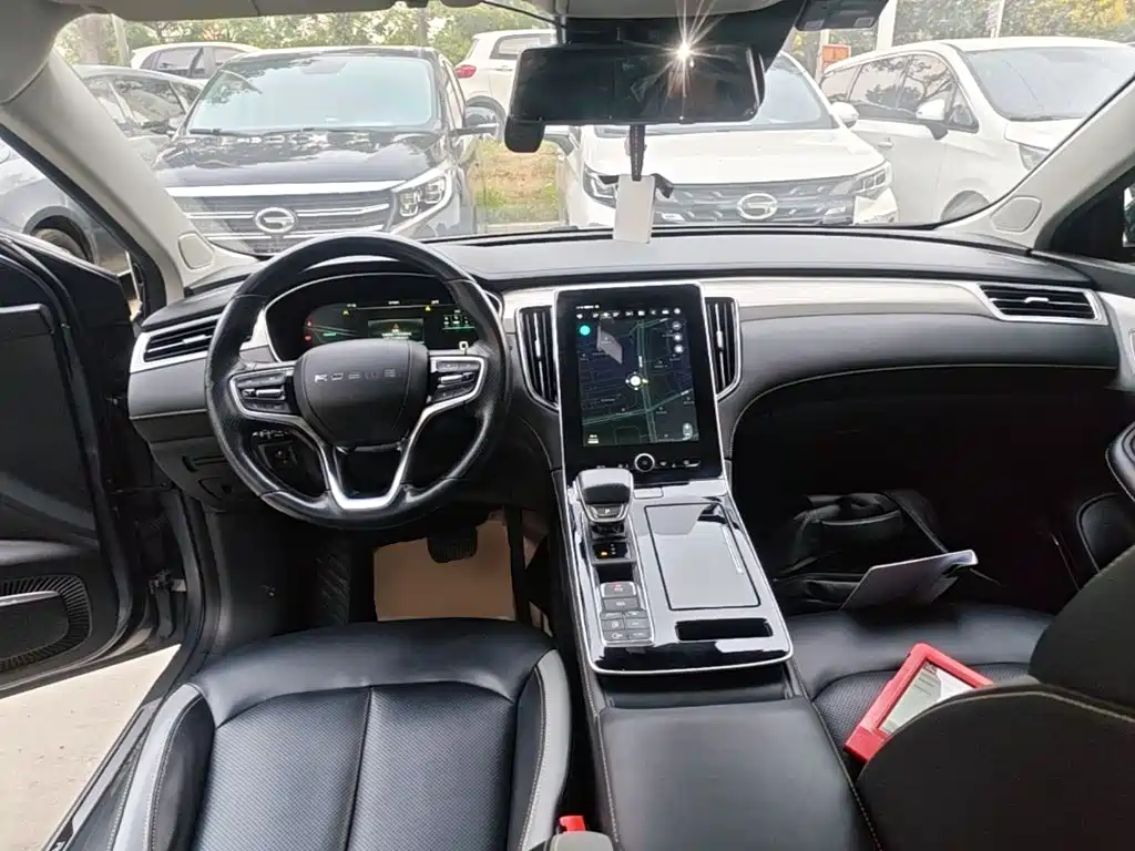 Roewe i6 MAX New Energy — фото 10