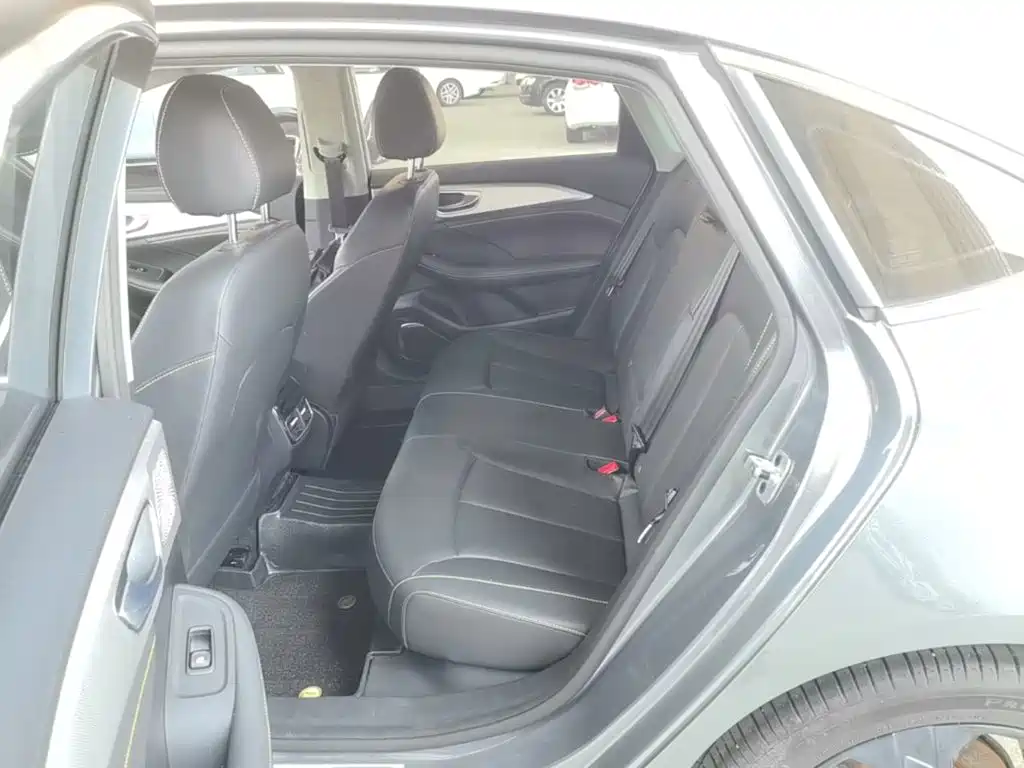 Roewe i6 MAX — фото 13