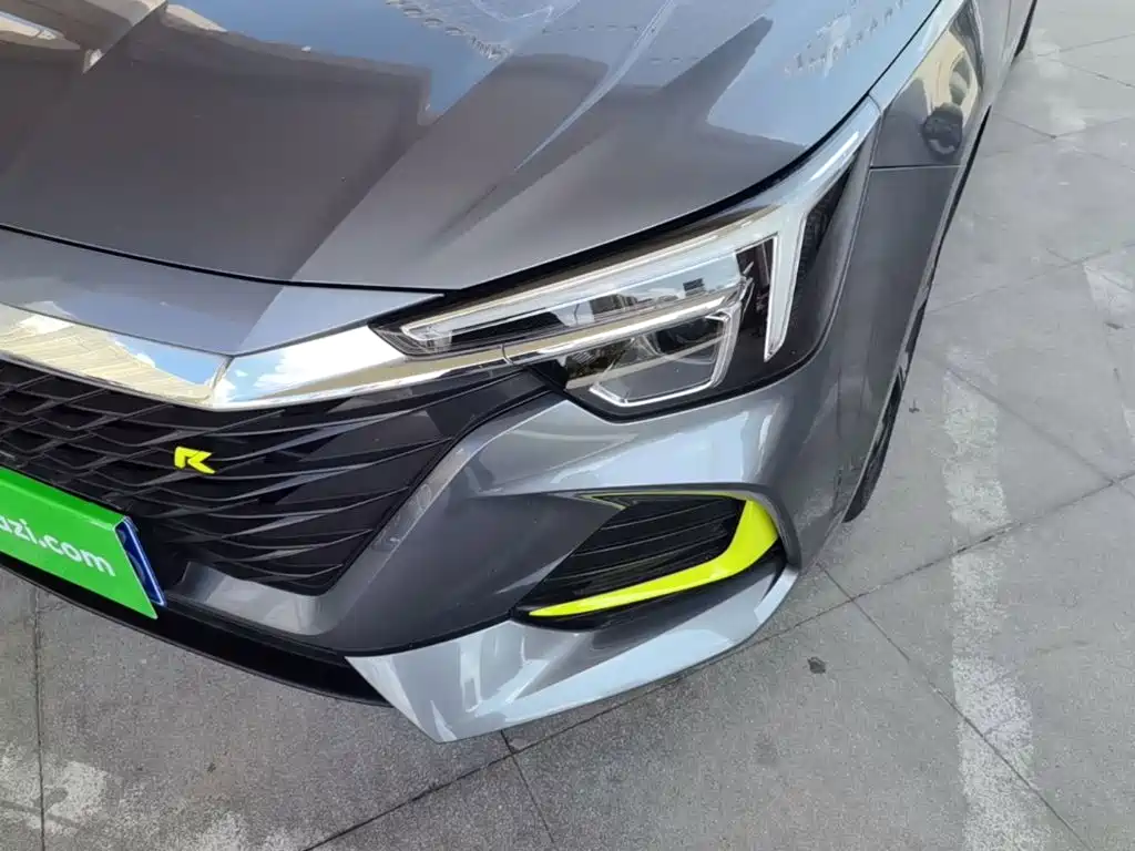 Roewe i6 MAX — фото 18