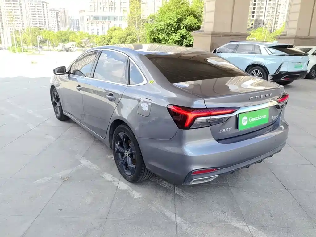 Roewe i6 MAX — фото 23
