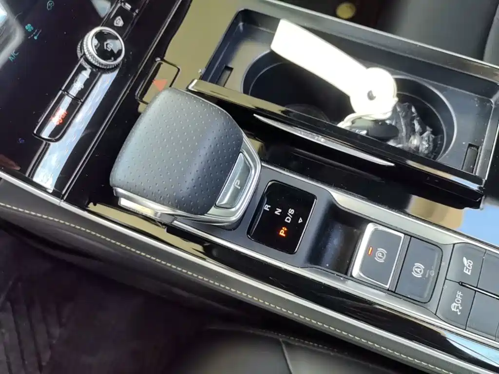 Roewe i6 MAX — фото 10