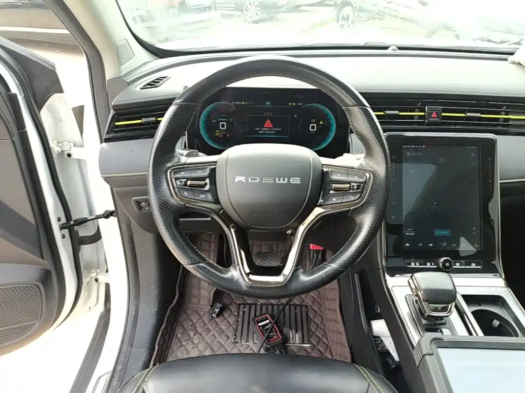 Roewe RX5 New Energy — фото 11