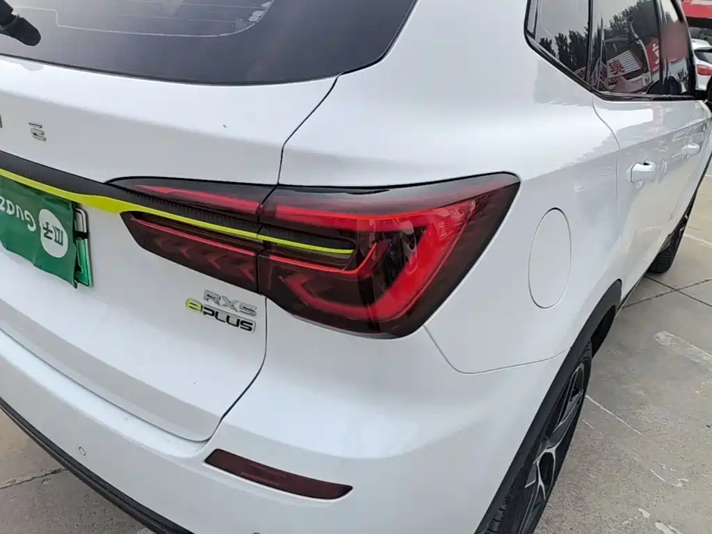Roewe RX5 New Energy — фото 8