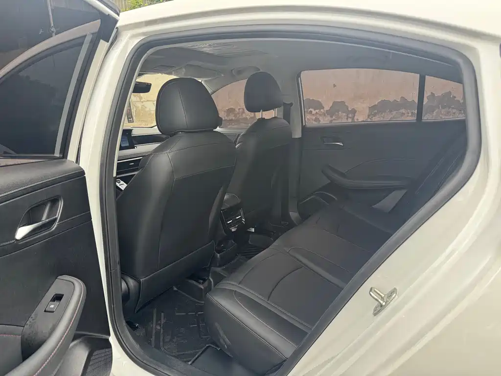Roewe i5 — фото 9