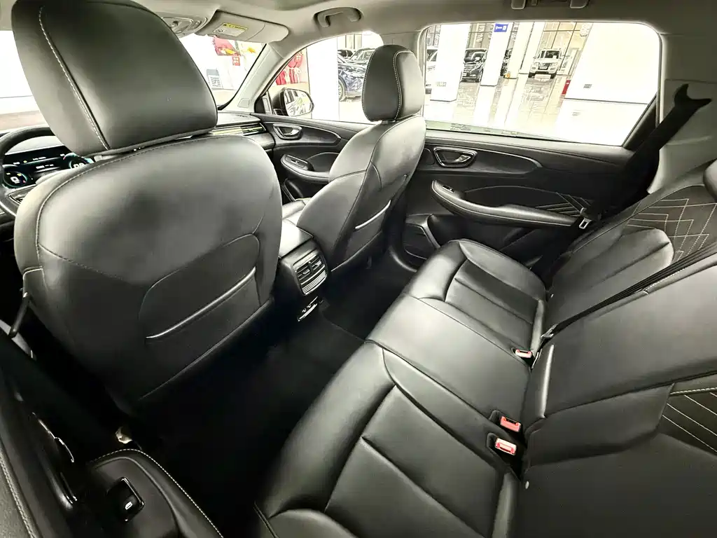 Roewe RX5 — фото 13