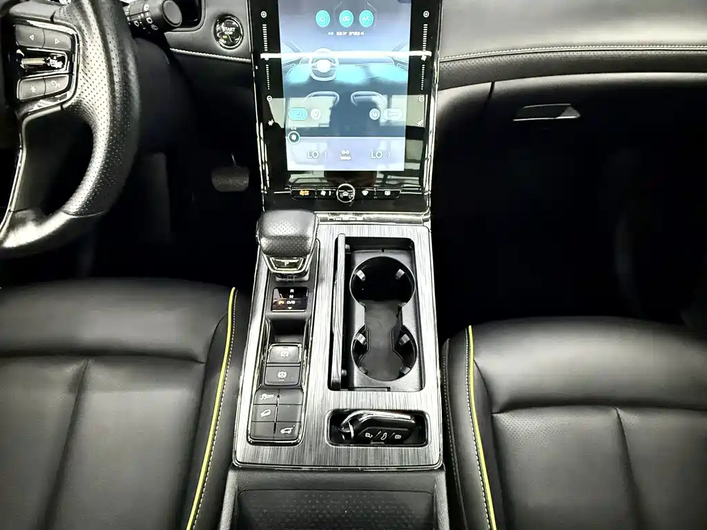 Roewe RX5 — фото 10