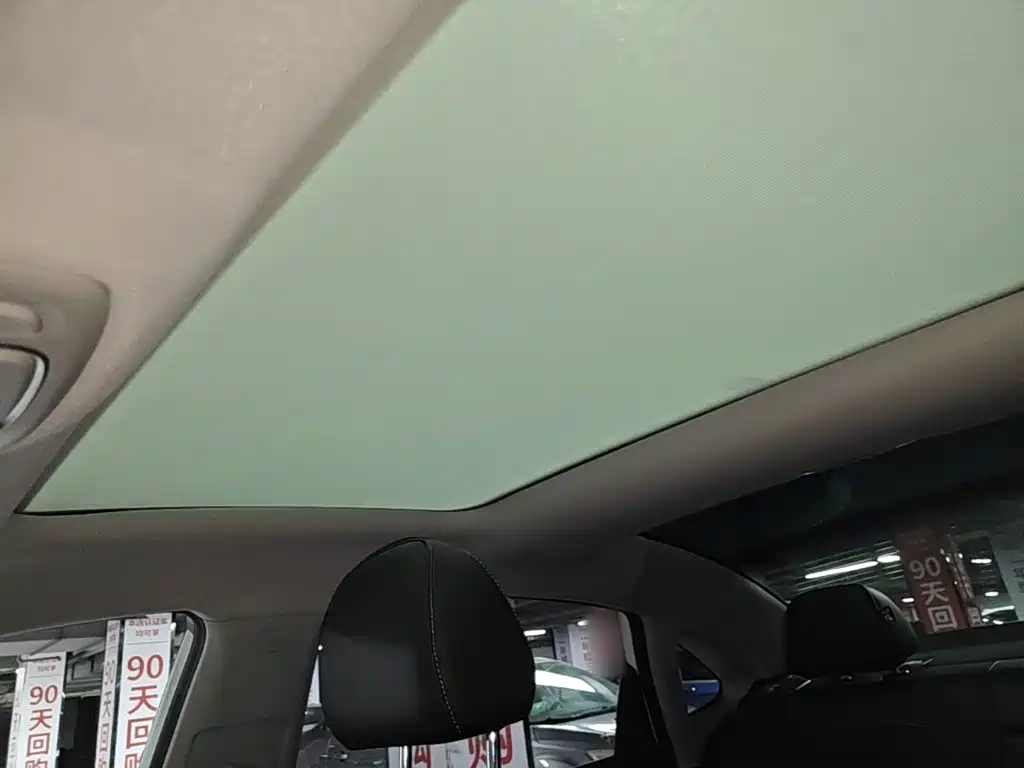 Roewe i6 MAX New Energy — фото 18
