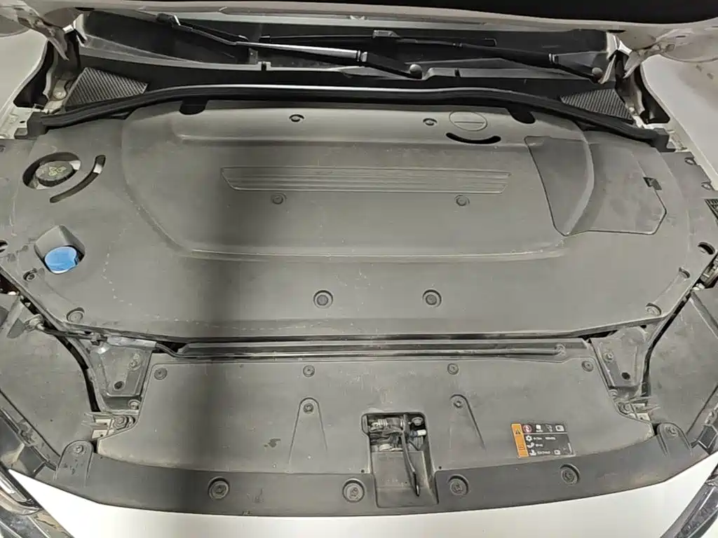 Roewe i6 MAX New Energy — фото 20