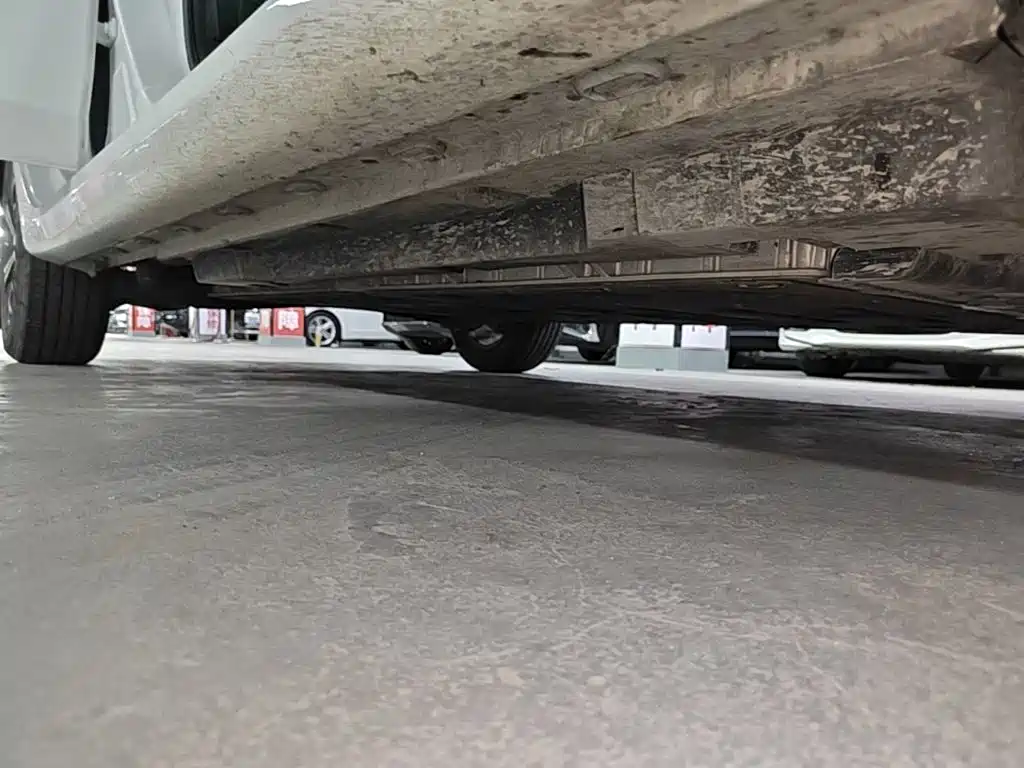 Roewe i6 MAX New Energy — фото 21