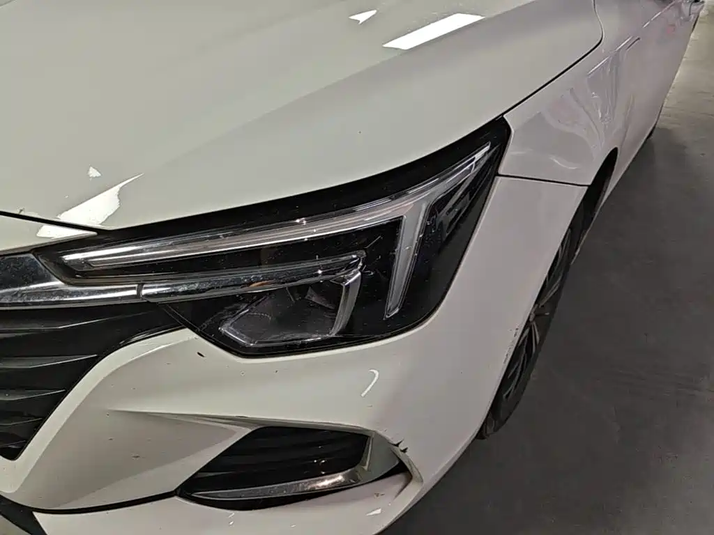 Roewe i6 MAX New Energy — фото 24