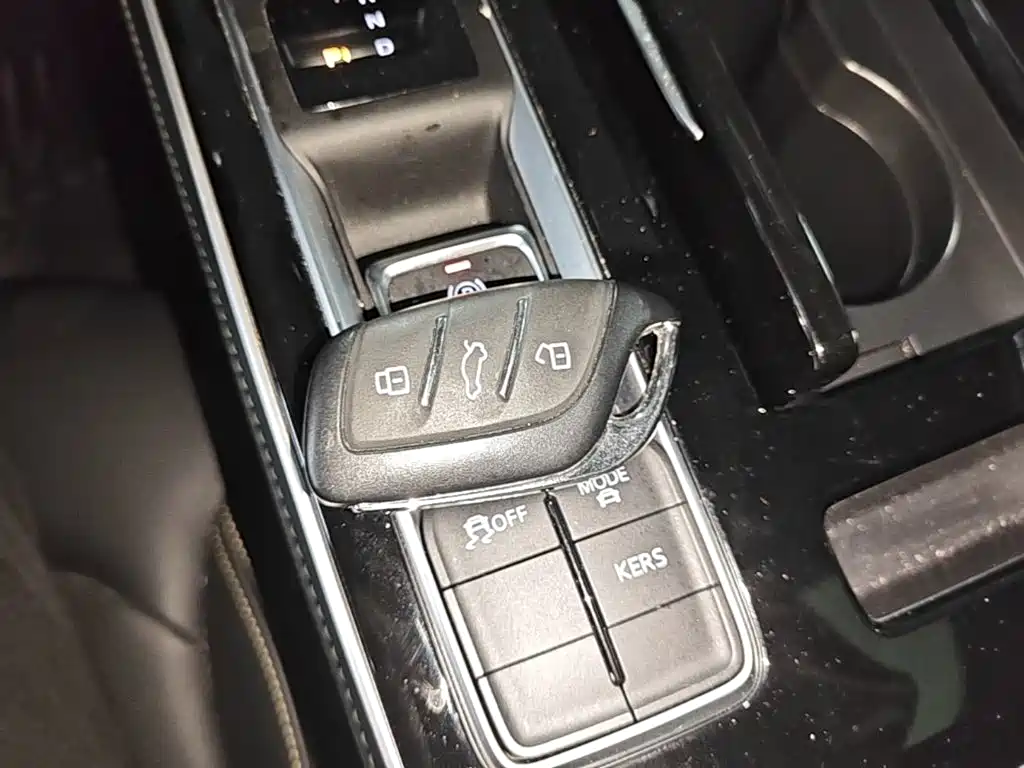 Roewe i6 MAX New Energy — фото 9