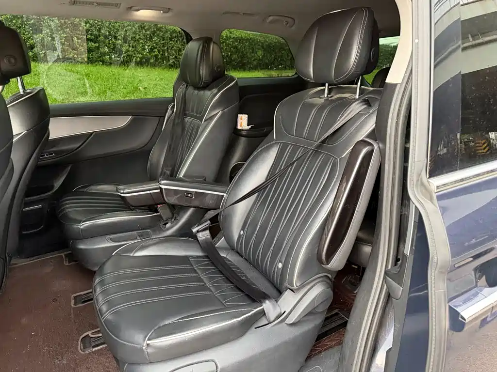 Roewe iMAX8 — фото 11