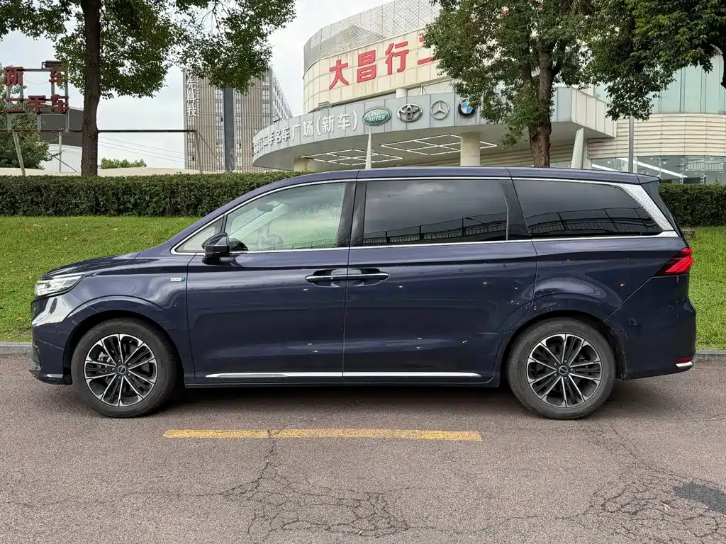 Roewe iMAX8 — фото 3