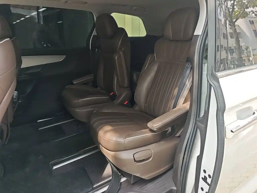 Roewe iMAX8 — фото 17
