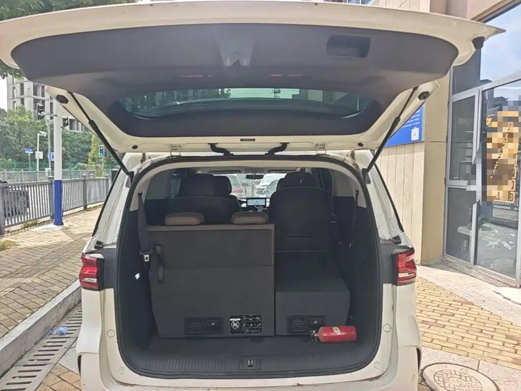 Roewe iMAX8 — фото 19