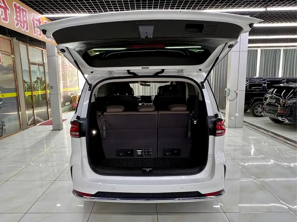 Roewe iMAX8 — фото 8
