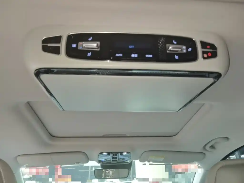 Roewe iMAX8 — фото 18