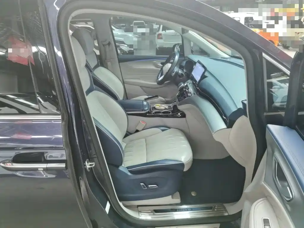 Roewe iMAX8 — фото 25