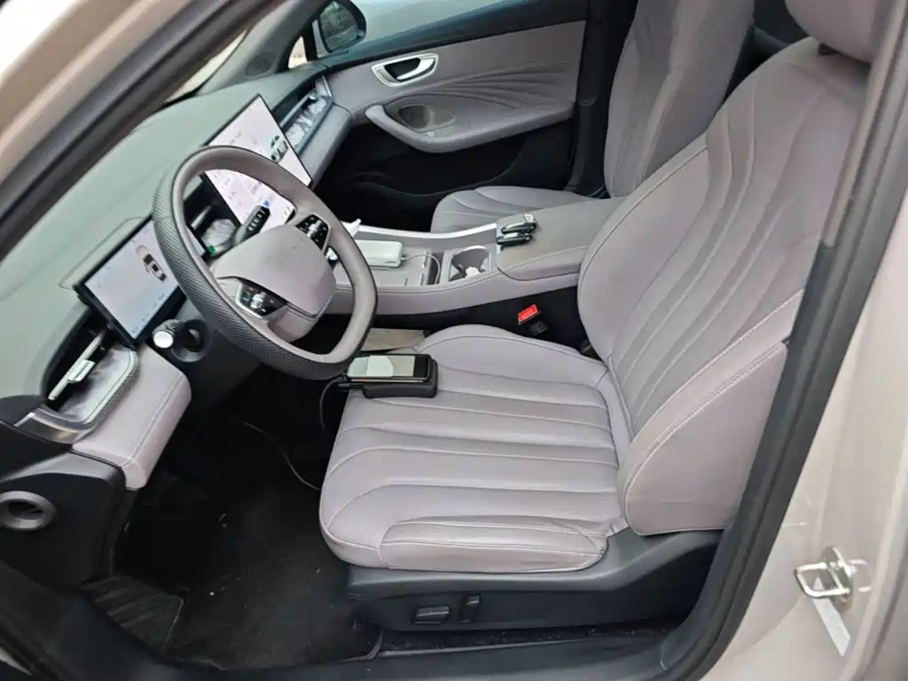 Roewe M7 DMH — фото 15