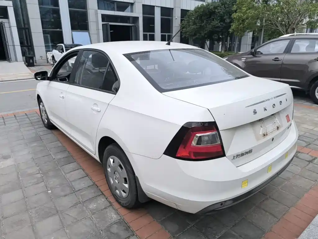 Skoda Rapid — фото 23