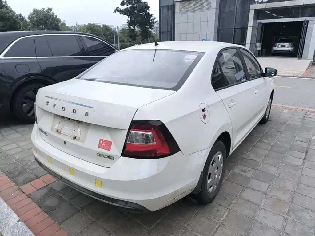 Skoda Rapid — фото 5