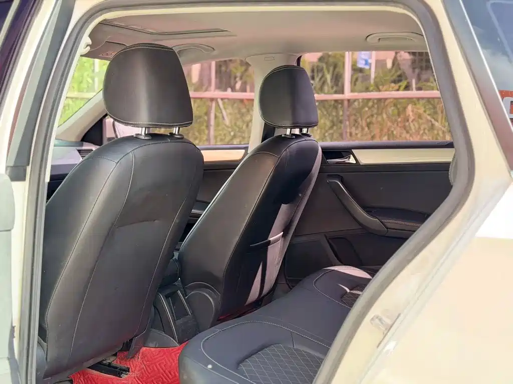 Skoda Rapid Spaceback — фото 5