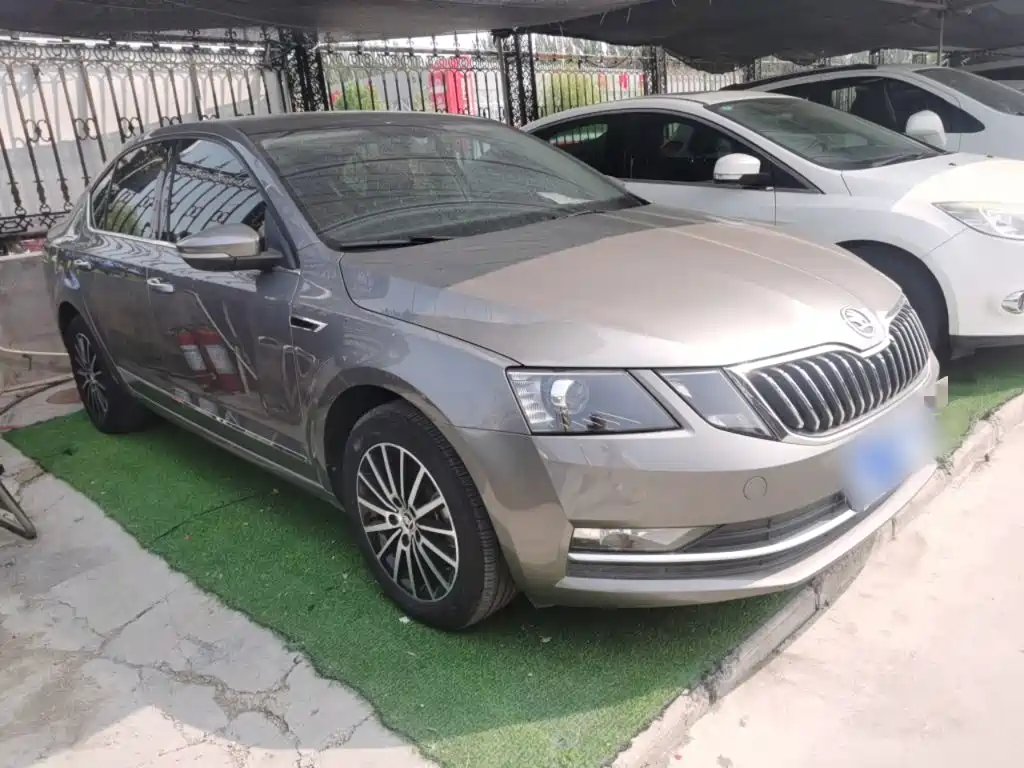 Skoda Octavia — фото 4