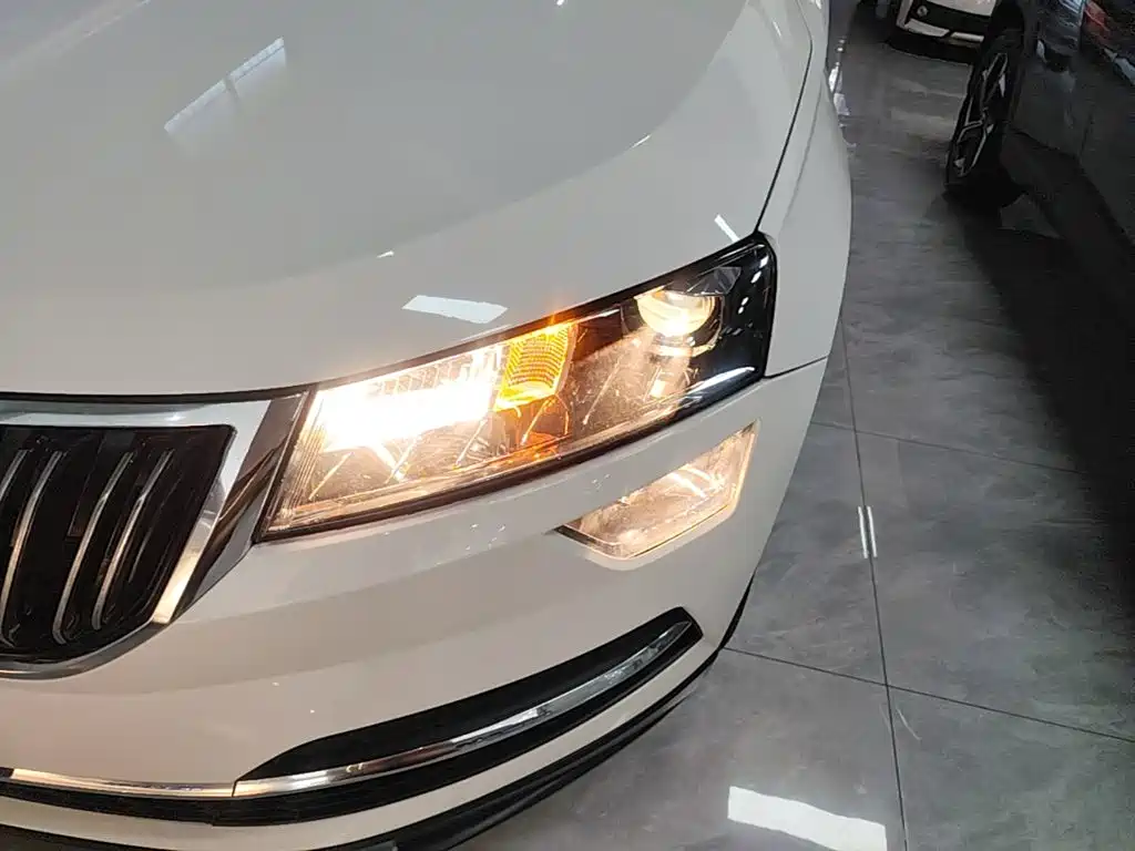 Skoda Karoq — фото 24