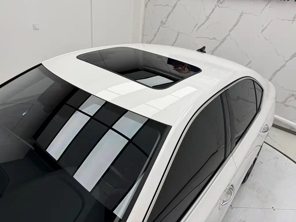 Skoda Octavia — фото 7