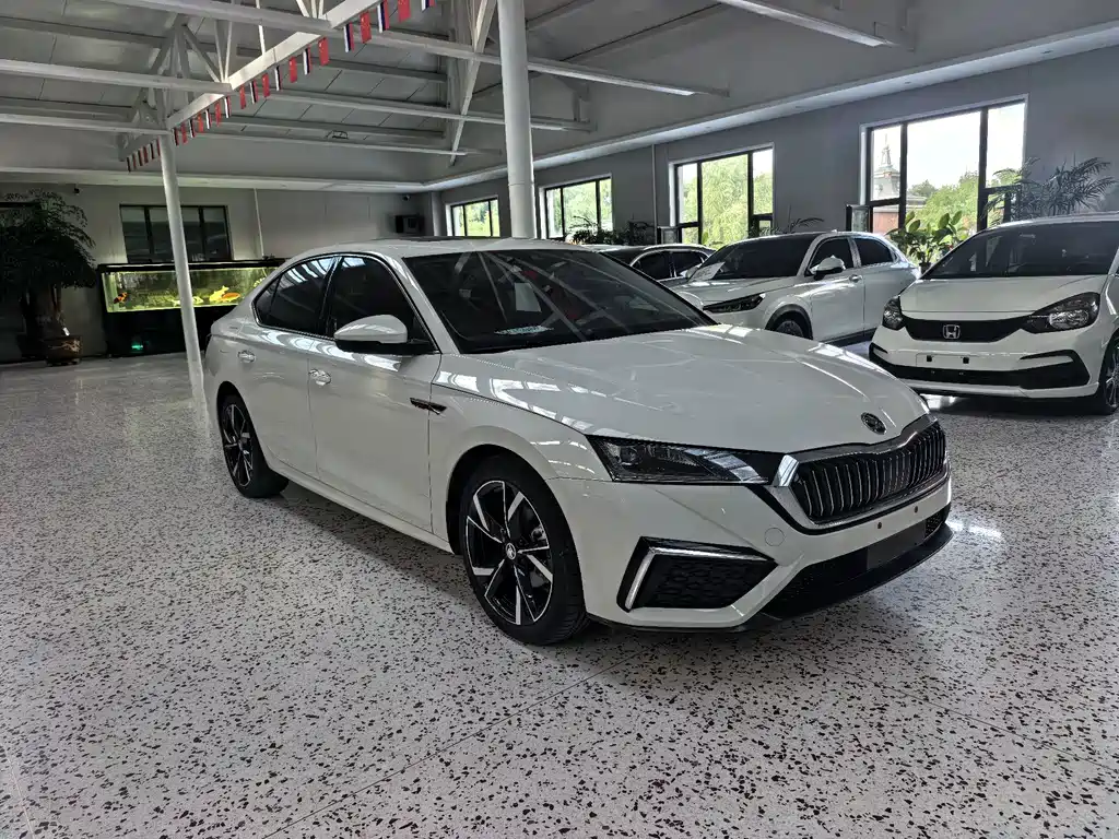 Skoda Octavia — фото 3