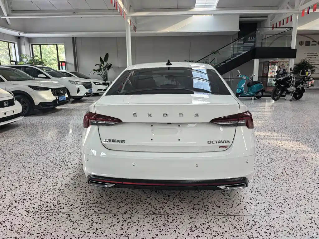 Skoda Octavia — фото 6