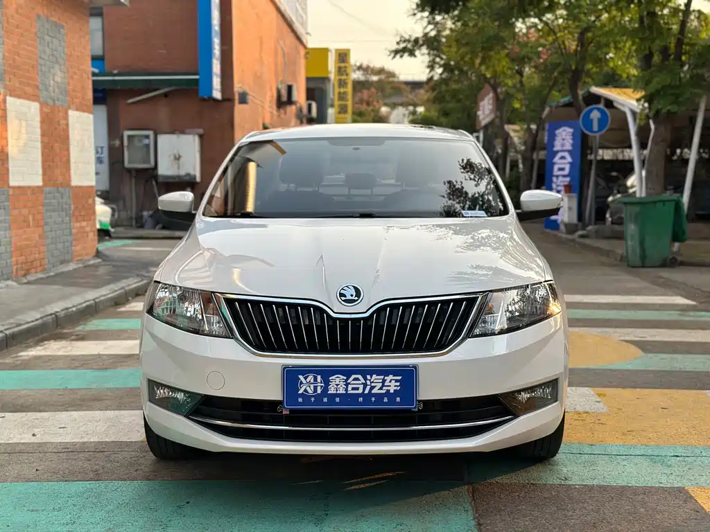 Skoda Rapid — фото 2