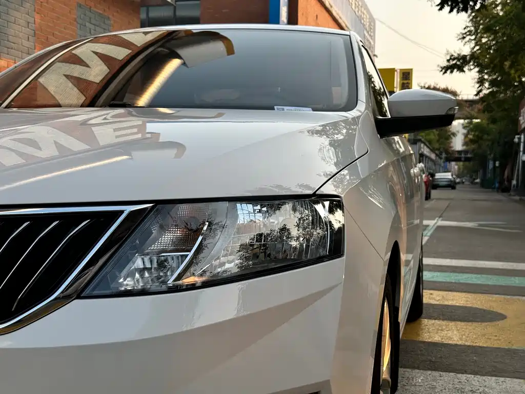 Skoda Rapid — фото 11