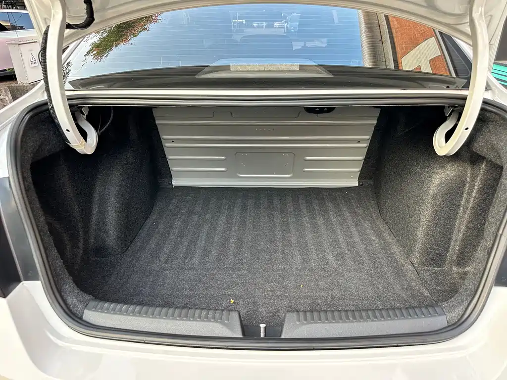 Skoda Rapid — фото 17